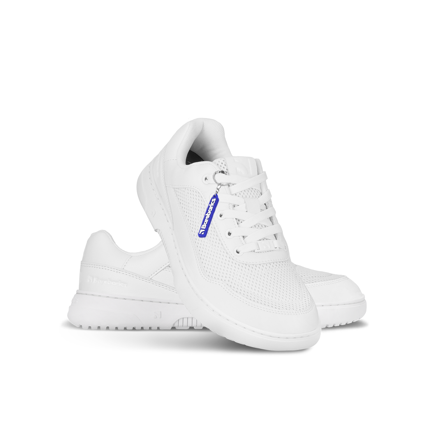 Barefoot Sneakers Barebarics Vaporo - All White.

  Obermaterial: Kunstleder + Textil
  Innenfutter: Textil
  Einlegesohle: PU + Polyester (herausnehmbar-antibakteriell)
  Sohle: Gummi (ComfortGrip Neo)
  Herstellung: Vietnam

Barefoot-Eigenschaften

  Unisex-Modell in modernen Farbvarianten
  herausnehmbare antibakterielle Einlegesohle
  neue ComfortGrip Neo genähte Sohle
  Barebarics-Logo an den Schnürsenkelenden
  atmungsaktive Materialien für bessere Belüftung
  veganes Modell

Vorteile von Barfußschuhen:

  ultraflexible Laufsohle
  Zero Drop: Fersen- und Zehenbündigkeit für eine korrekte Körperhaltung
  geräumige Zehenbox für Ihre Zehen
  leichter Schuh
  EAN/SKU: %eanorsku%